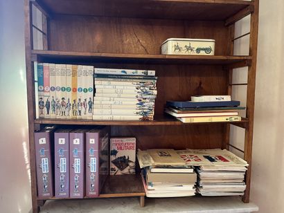 DANS LA CHAMBRE DEUX 
Ensemble de livres...