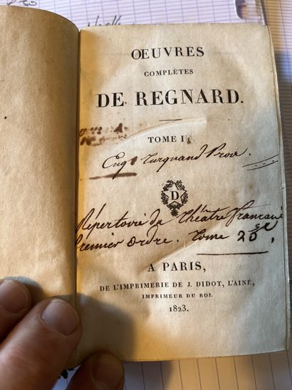 DANS LA CHAMBRE DEUX 
Ensemble de livres...