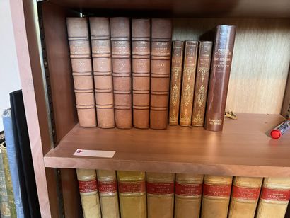DANS LA CHAMBRE DEUX 
Ensemble de livres...