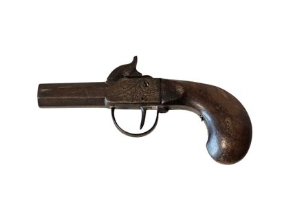 FRANCE
Pistolet à coffre à percusion à canon...