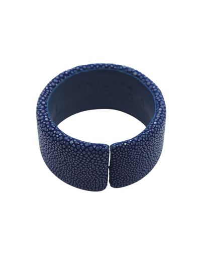 BRACELET manchette en galuchat bleu