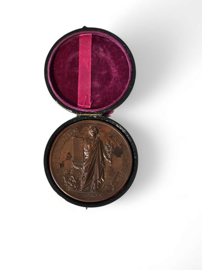 REUNION DE SIX MEDAILLES CIVILES en bronze...