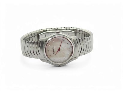 EBEL
Montre bracelet en acier, cadran nacre...