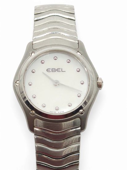 EBEL
Montre bracelet en acier, cadran nacre...