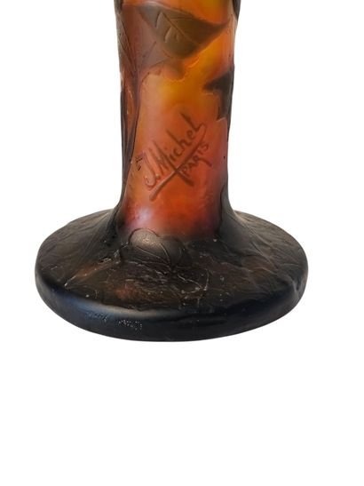 J MICHEL PARIS (1925-1935)
Vase soliflore...