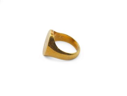 BAGUE chevalière en or jaune 750° monogrammé...