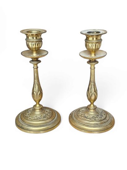 Paire de flambeaux de table | Vers 1890 
Bronze...