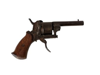 BELGIQUE 
Revolver à broche systéme Lefaucheux...