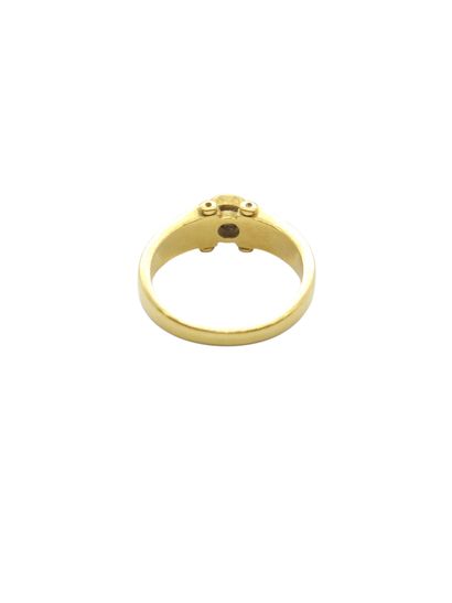 KORLOFF
Bague en or jaune 750° ornée d'un...