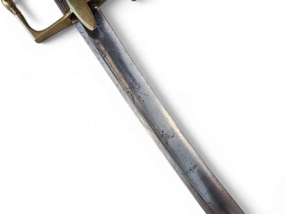SABRE DE CAVALERIE LEGERE 
Poignée en bois...