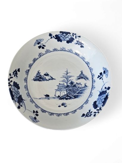 THE NANKING cargo 
Assiette en porcelaine...