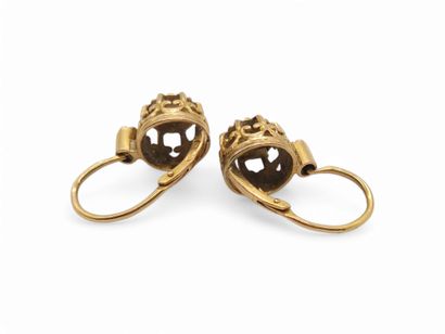 PAIRE DE BOUCLE D'OREILLE en or jaune 750°...