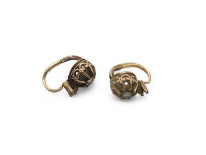 PAIRE DE BOUCLE D'OREILLE en or jaune 750°...