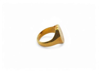 BAGUE chevalière en or jaune 750° monogrammé...