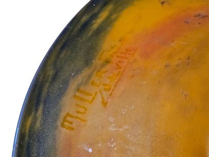 MULLER FRERES
Coupe circulaire sur piédouche...