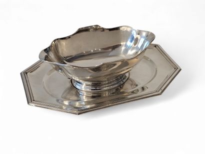 PUIFORCAT
Saucière en argent 950° , de forme...