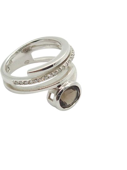 BAGUE en or gris 750° ornée d'un quartz fumé...