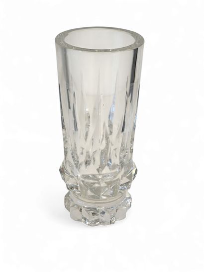 SAINT LOUIS
Vase à pointes de diamants
Légères...