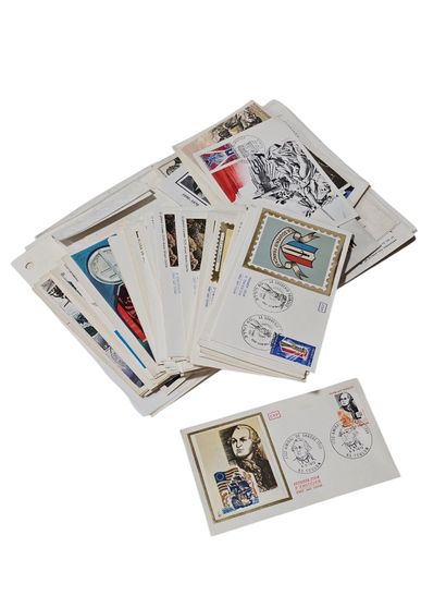 Miscellaneous LOT comprising 
- envelopes
-...