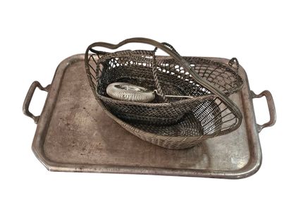 Silver-plated metal set comprising 
Tray...