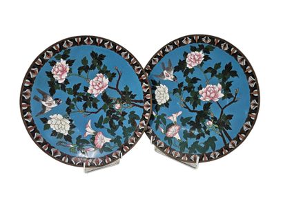 JAPAN 1900
Pair of cloisonné enamel round...