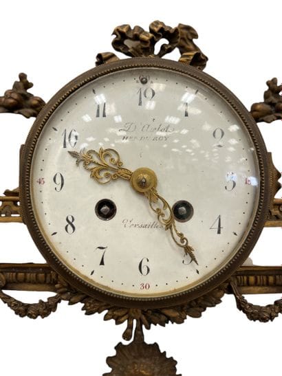 D'ARDOT Horloger du Roy Versailles ?
Garniture...