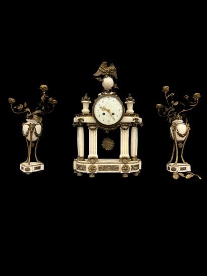 D'ARDOT Horloger du Roy Versailles ?
Garniture...