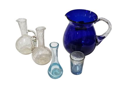 Ensemble de verreries 
Pichets et vase