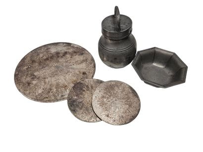 SET OF BIBELOTS including :
Two shelves
A...