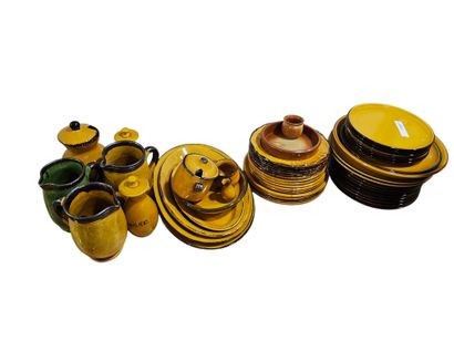 Vallauris 
Tableware set including
Plates,...