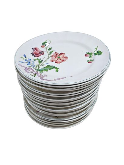 Villa RC Longchamp
21 porcelain plates decorated...