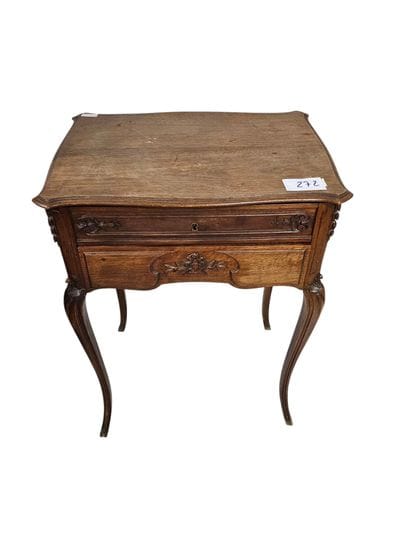 Louis XV style walnut TRAVAILLEUSE, opening...