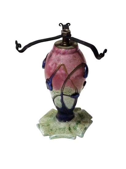 Travail Xxème siècle
Pied de lampe en verre...