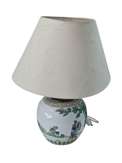 TRAVAIL ASIATIQUE XXI éme siecle 
Vase en...