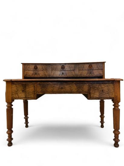 FRENCH WORK mid 19th century
Walnut and walnut...