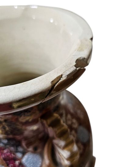 JAPON 
Grand vase Satsuma
Petit brule encens
Petit...