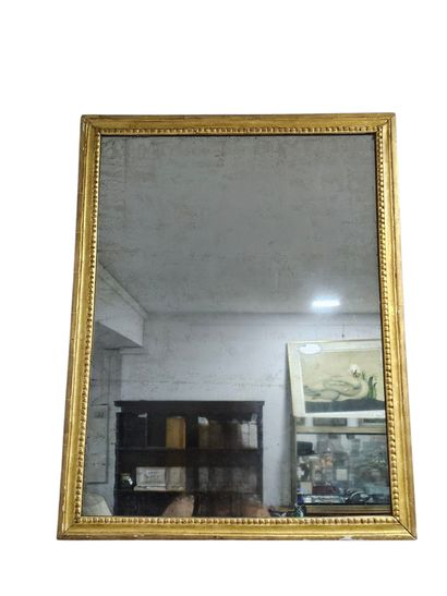 Rectangular mirror 
Dull glass