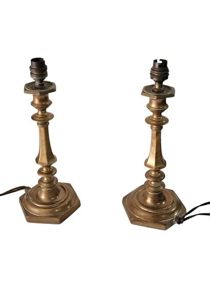 Paire de bougeoire montée à l'électricit...