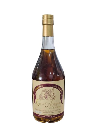 Domaine de Couloumat,
Une bouteille de liqueur...