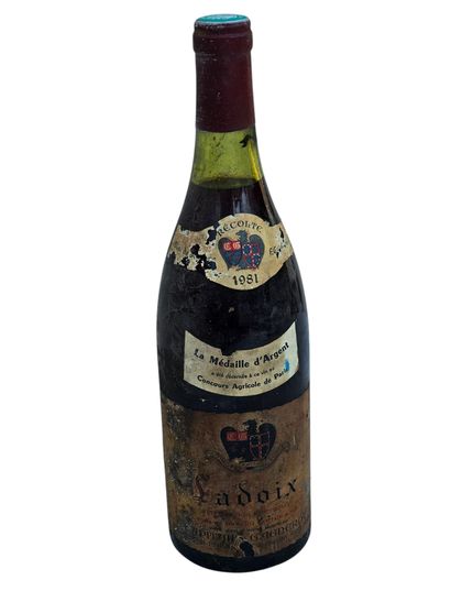 Ladoix 1981
Une bouteille de vin rouge 75cl
Niveau...
