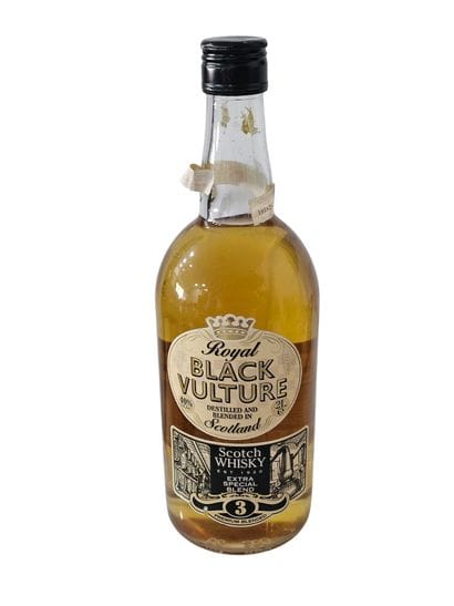 Royal, Black Vulture 
Une bouteille de scotch...