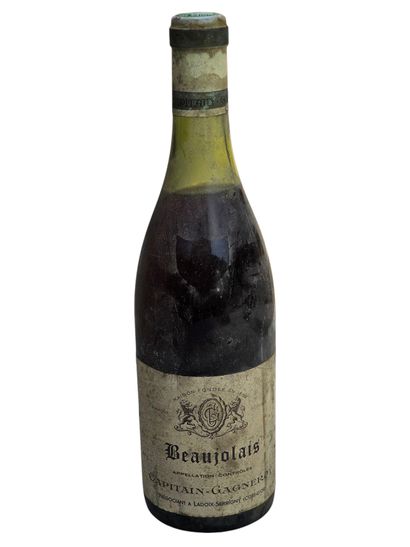 Beaujolais 
Une bouteille de vin rouge 75cl
Niveau...