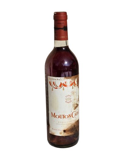 Bordeaux, Mouton Cadet 
Une bouteille de...