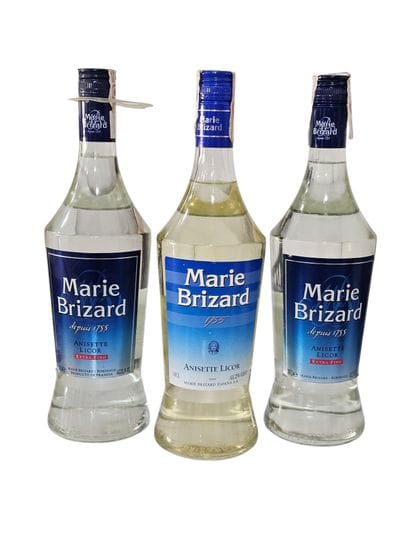 Marie Brizard
Deux bouteilles d'anisette...