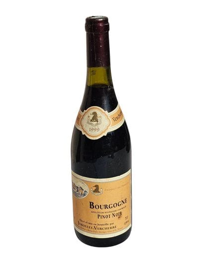 Bourgogne, Pinot Noir 1999
Une bouteille...