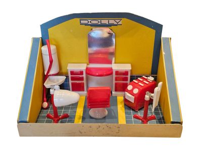 DOLLY Miniature beauty salon In original...