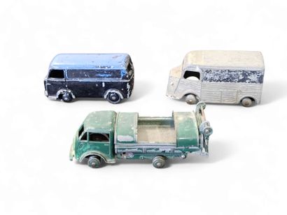DINKY TOYS 
citroen un camion 
peugeot un...