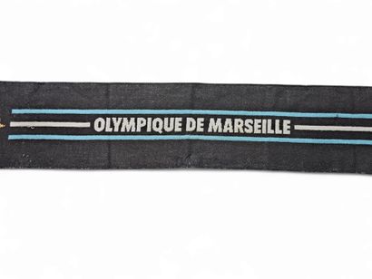 •	Olympique de Marseille – écharpe noire...