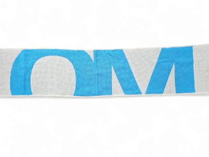 •	Olympique de Marseille – écharpe bleue...
