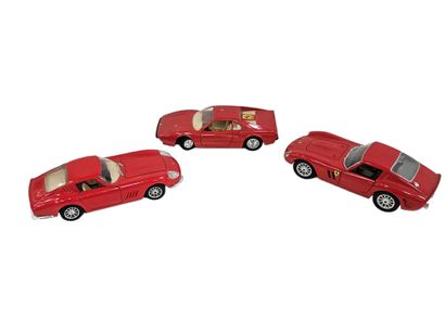 BURAGO
Ensemble de trois ferraris 1/24 
Petits...